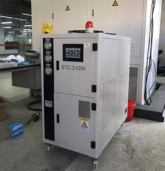 吉林弘凱選用焊接機器人冷水機