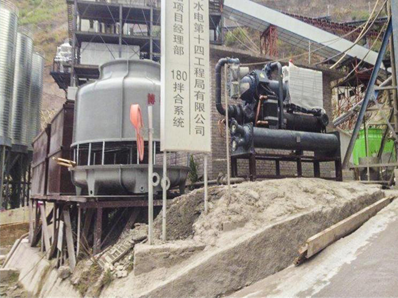 水冷螺桿式冷水機